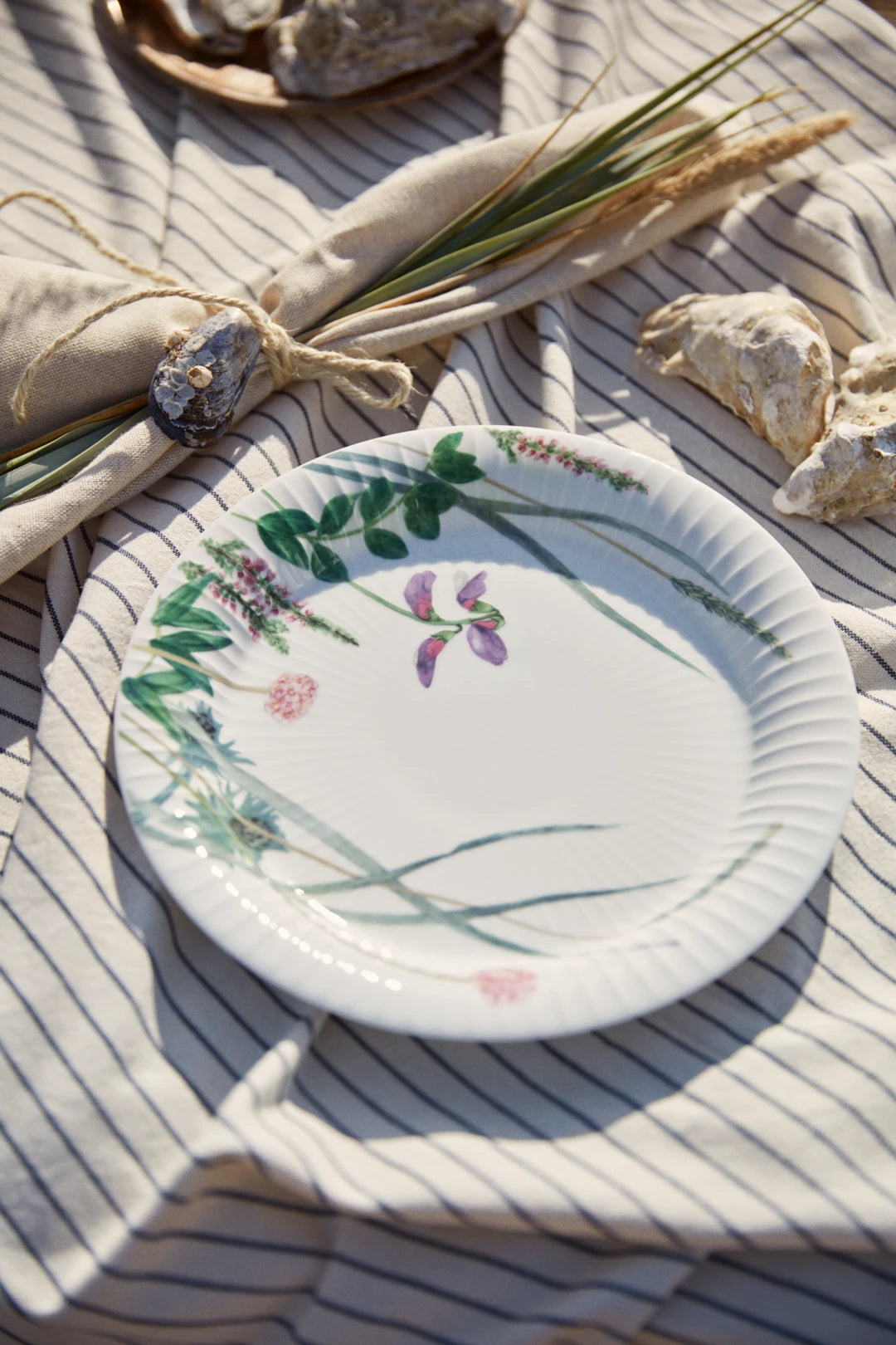 Hammershøi Summer Plate 22 cm Coastal  Flower