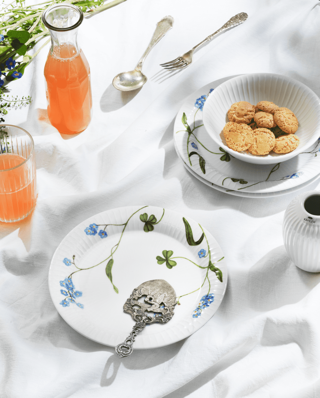 Kähler Hammershoi Plate Ø22 cm Summer Forget Me Not