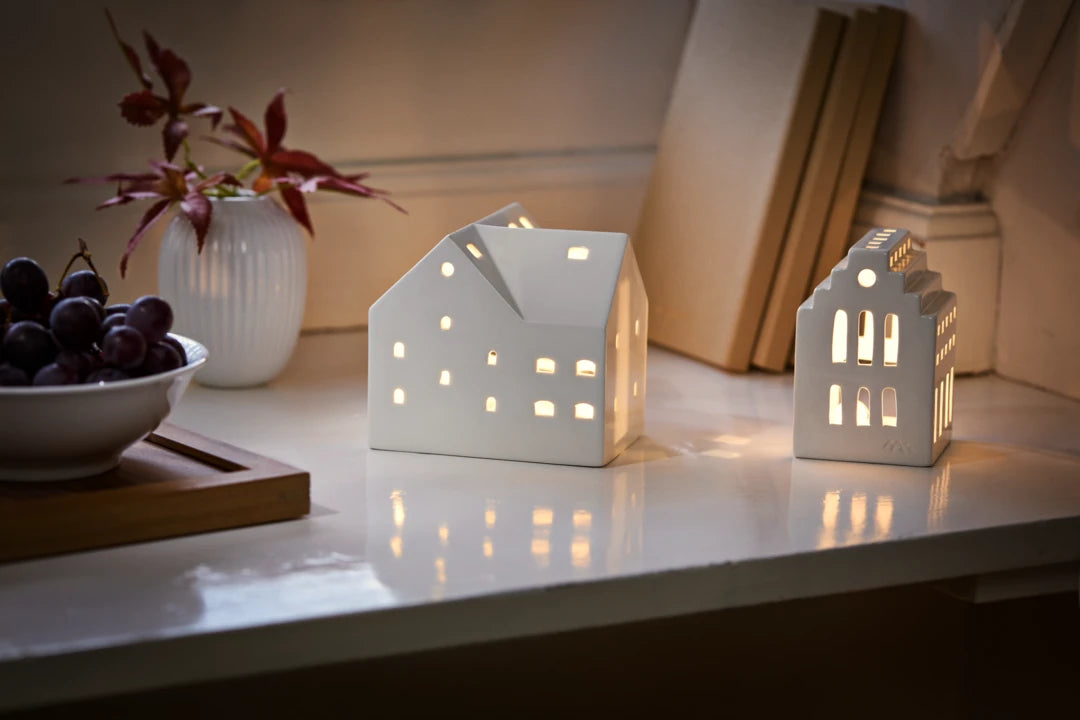Urbania Lighthouse Barn H10.5 cm / 4 in white