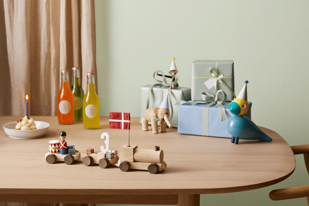 Birthday train Danish oak/smoked oak