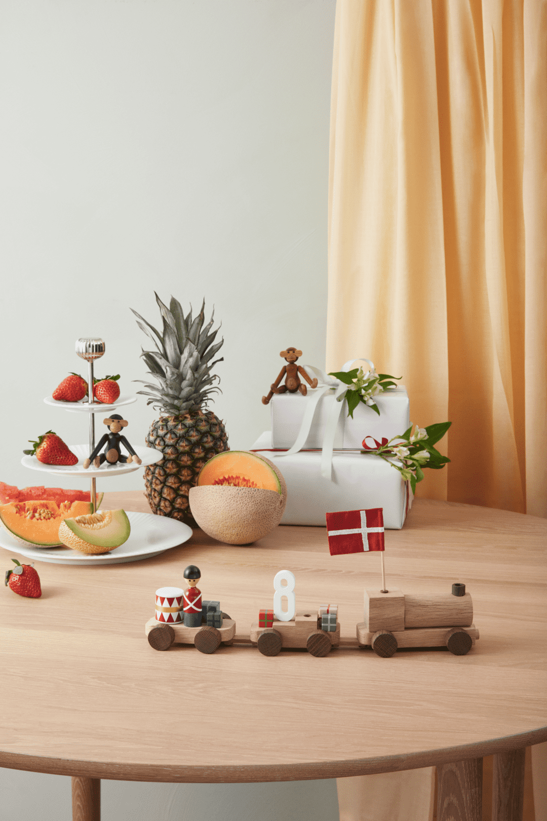 Birthday train Danish oak/smoked oak