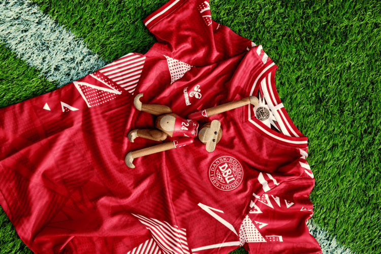 Monkey X DBU Woman Monkey 2024 Small Teak/Limba