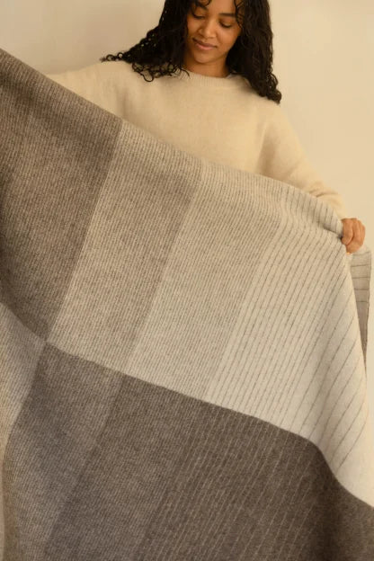 KAAMOS blanket 150x200cm 8/white-nature's brown