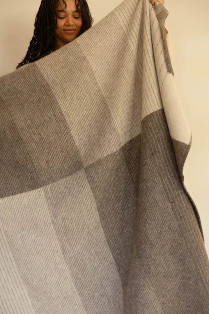 KAAMOS blanket 150x200cm 8/white-nature's brown