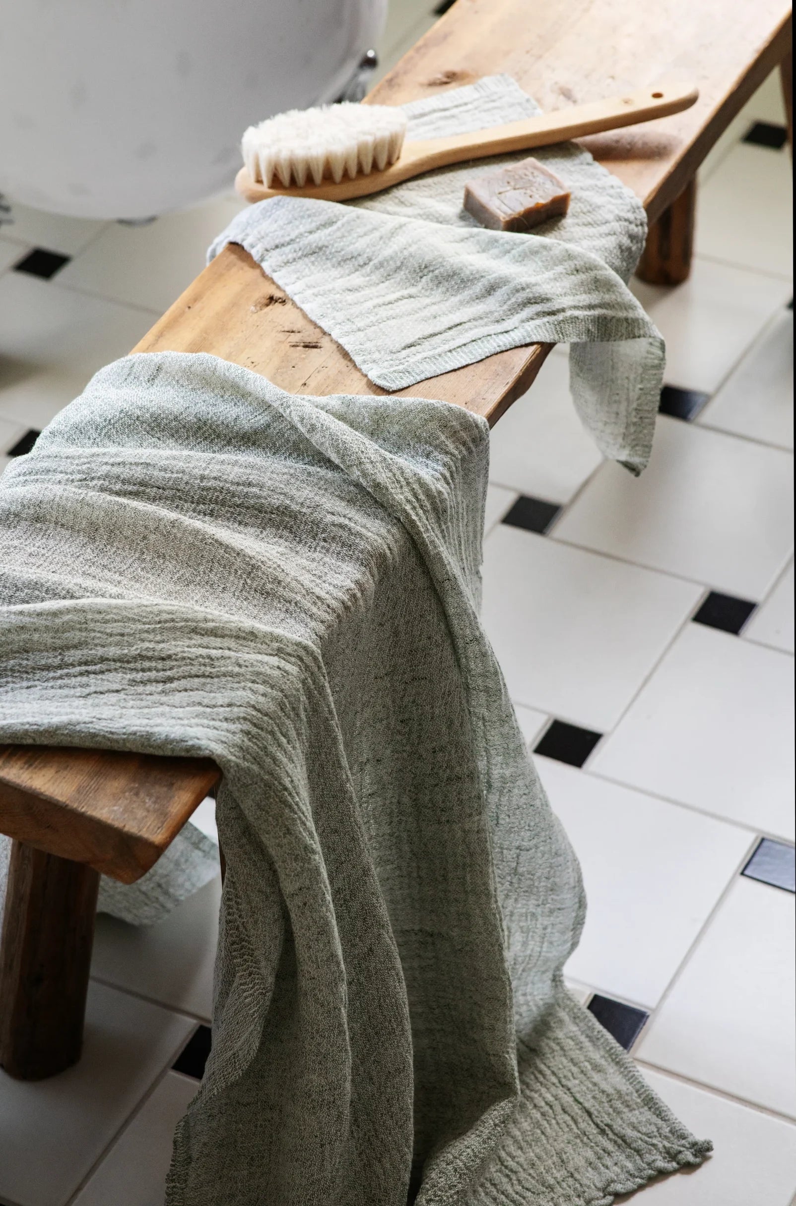 NYYTTI towel 95x180cm  68/white-olive
