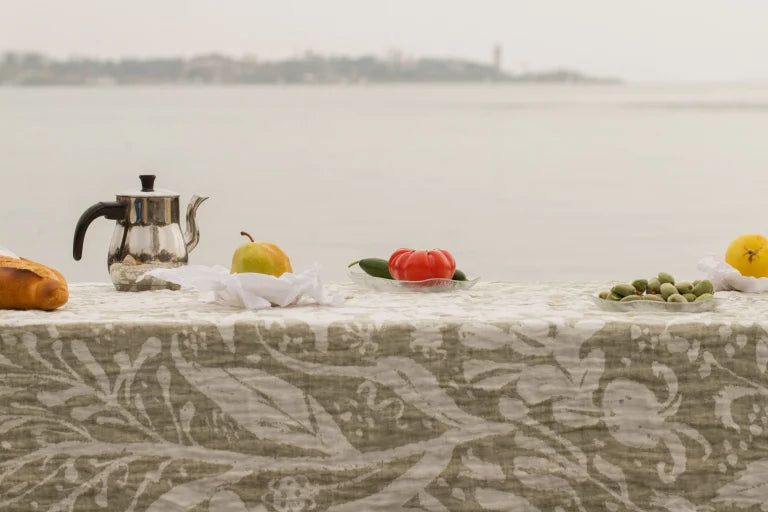 VILLIYRTIT tablecloth / bed cover -4/white-olive, 150 x 200 cm