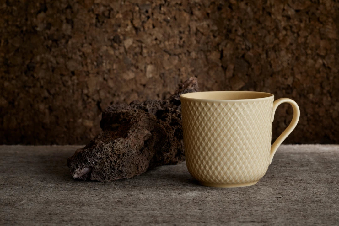 Rhombe Earth Mug with handle 39 cl White Marble