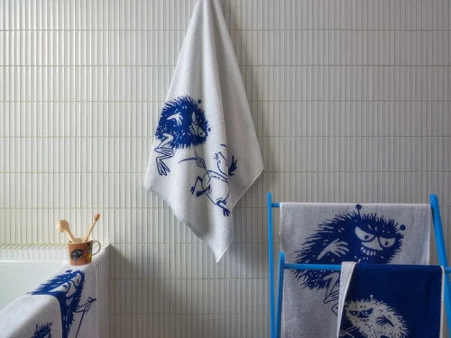 Moomin hand towel 50x70cm / 20x27.5in Stinky offwhite