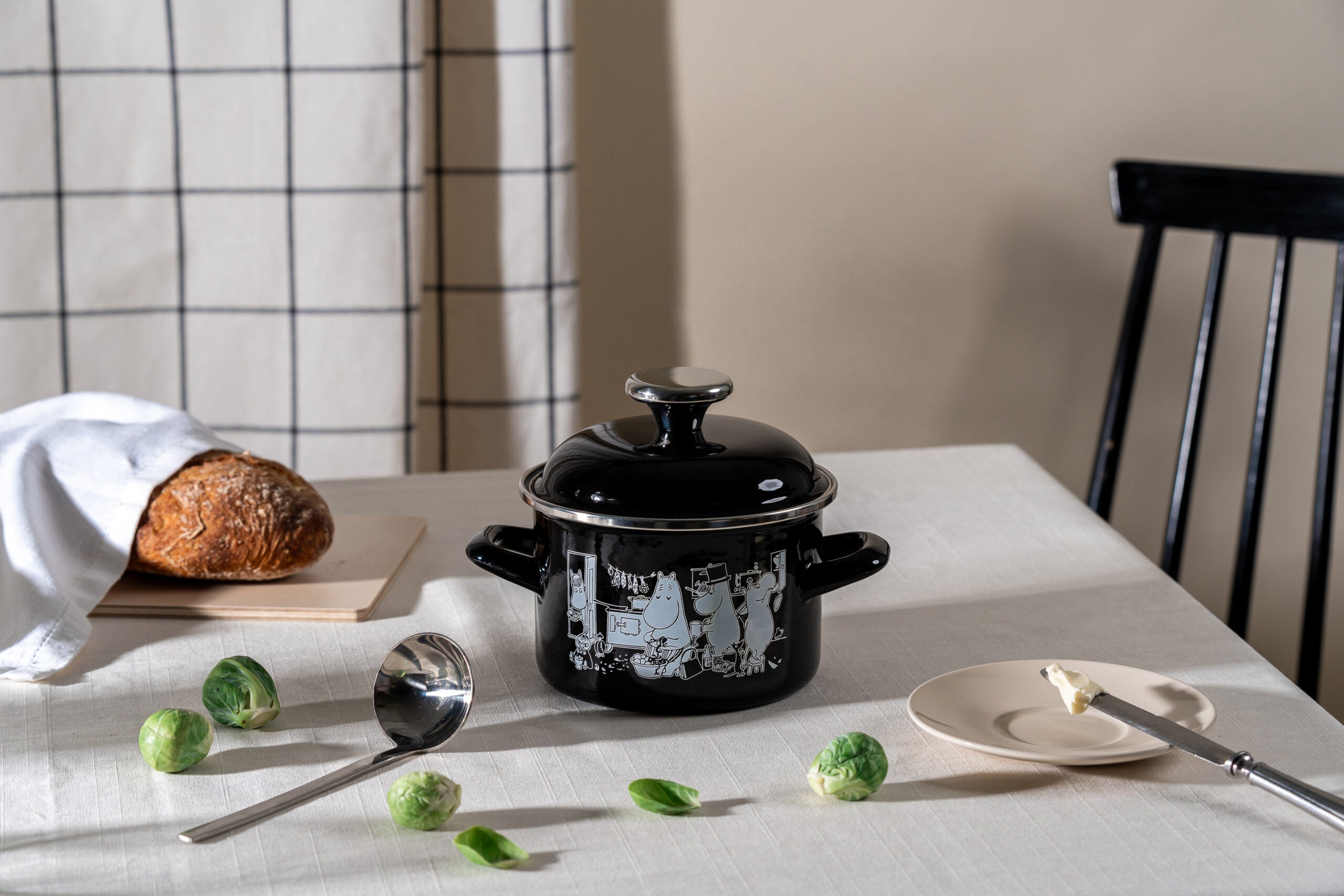 Enamel pot 1,5l In the Kitchen – new version