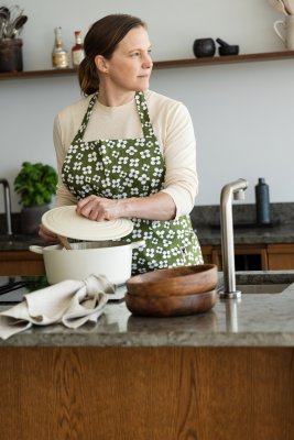 Belle Amie, apron, dark green