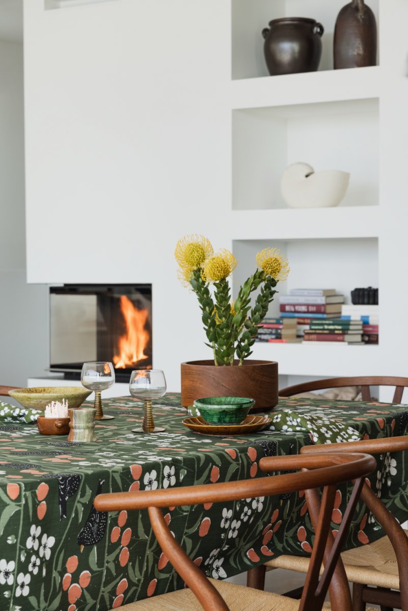 Körsbärsträdgården, table cloth, green, 145x250cm table cloth