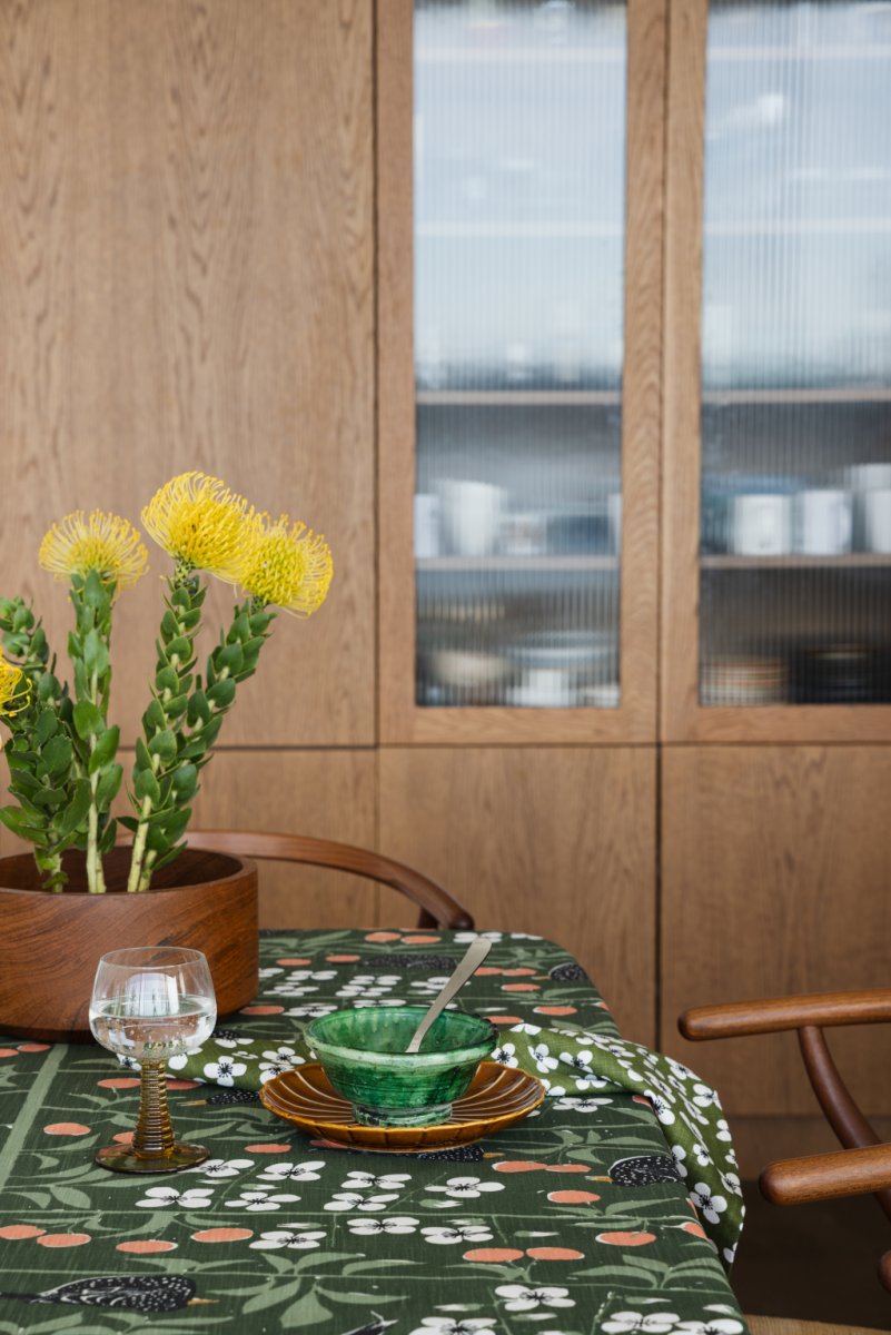 Körsbärsträdgården, table cloth, green, 145x250cm table cloth