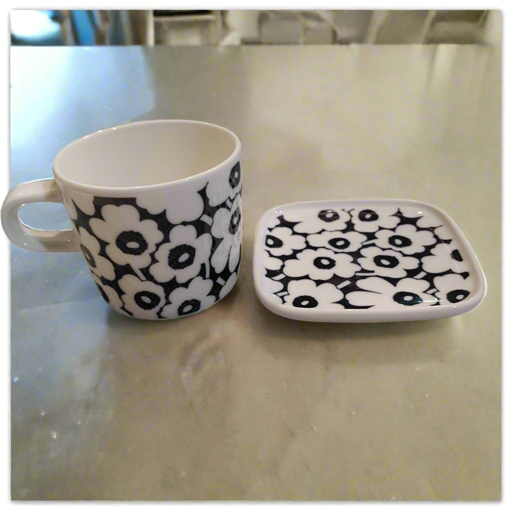 Oiva / Pikkuinen Unikko Astiasetti plate dark blue white