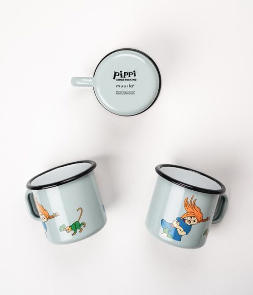 Enamel mug 3,7dl Här kommer Pippi / The Strongest Girl in the World