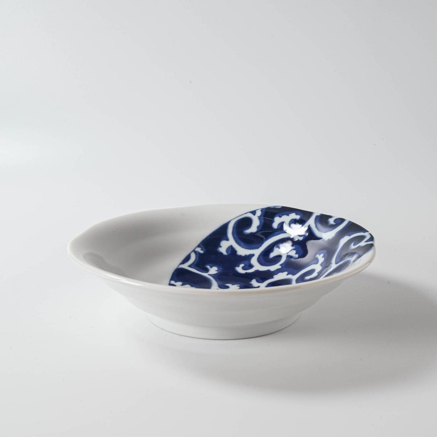 Cat Shichita Someneko 16.5cm Bowl - Karakusa