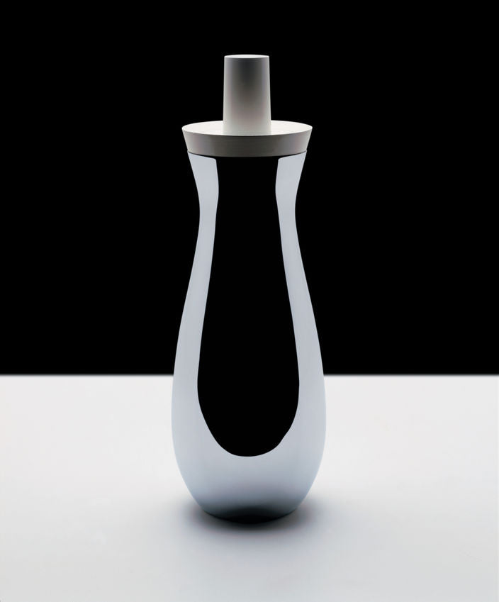 SG64 Mami Oil cruet in 18/10 stainless steel mirror polished.