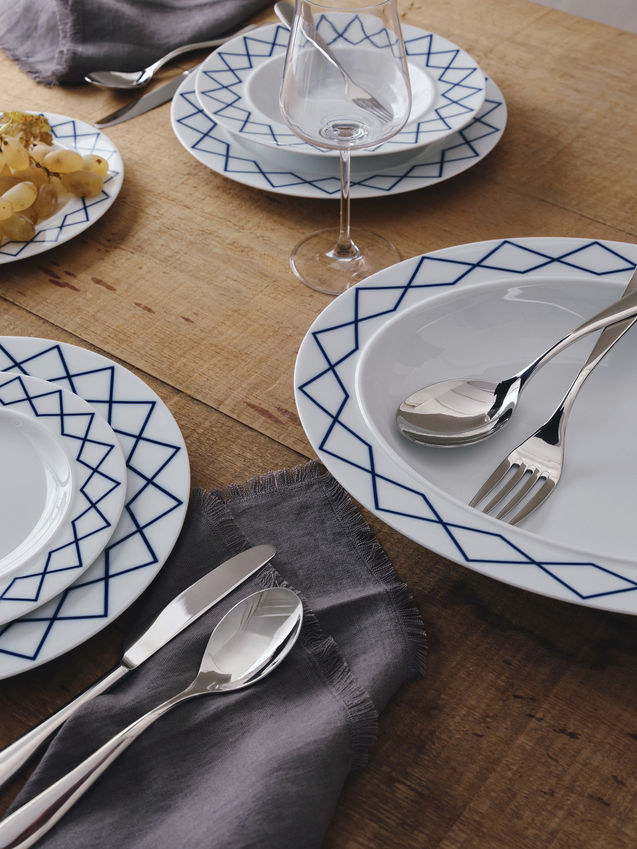 ES22/79  Saucer for tea and coffee cup La Bella Tavola and My Beautiful China