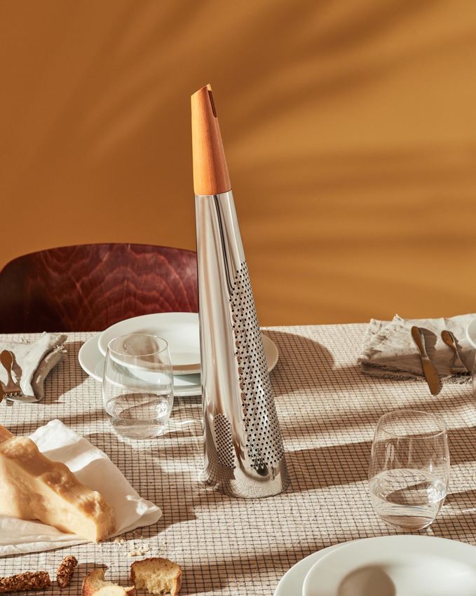 RS08 Todo Giant cheese and nutmeg grater