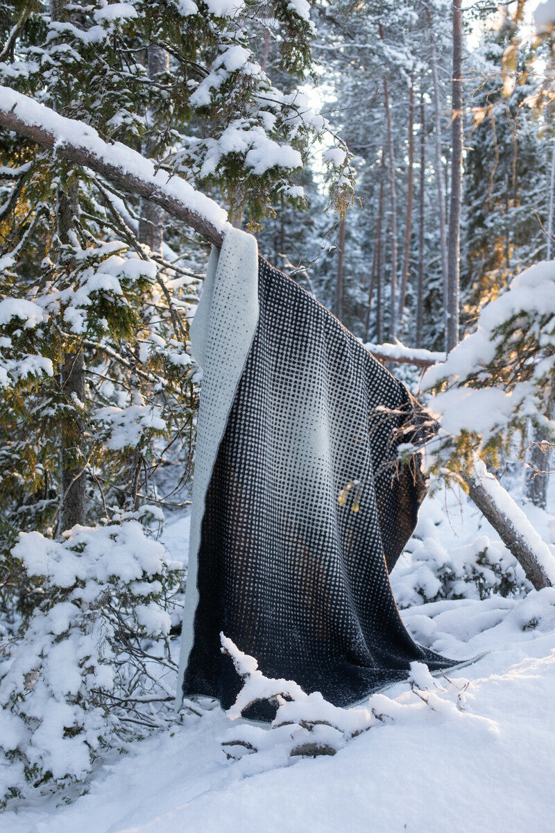Blanket wool 150x200cm - JUHANNUS white-black