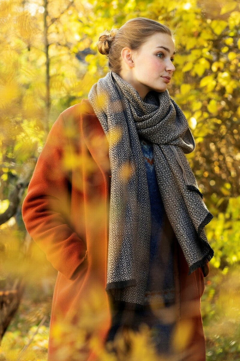 KOLI scarf 60x220cm +fr 1/black-beige