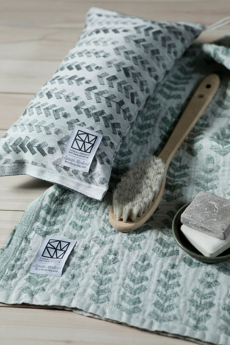 RUUSU x HVITTRÄSK towel 95x180cm 4/white-aspen green