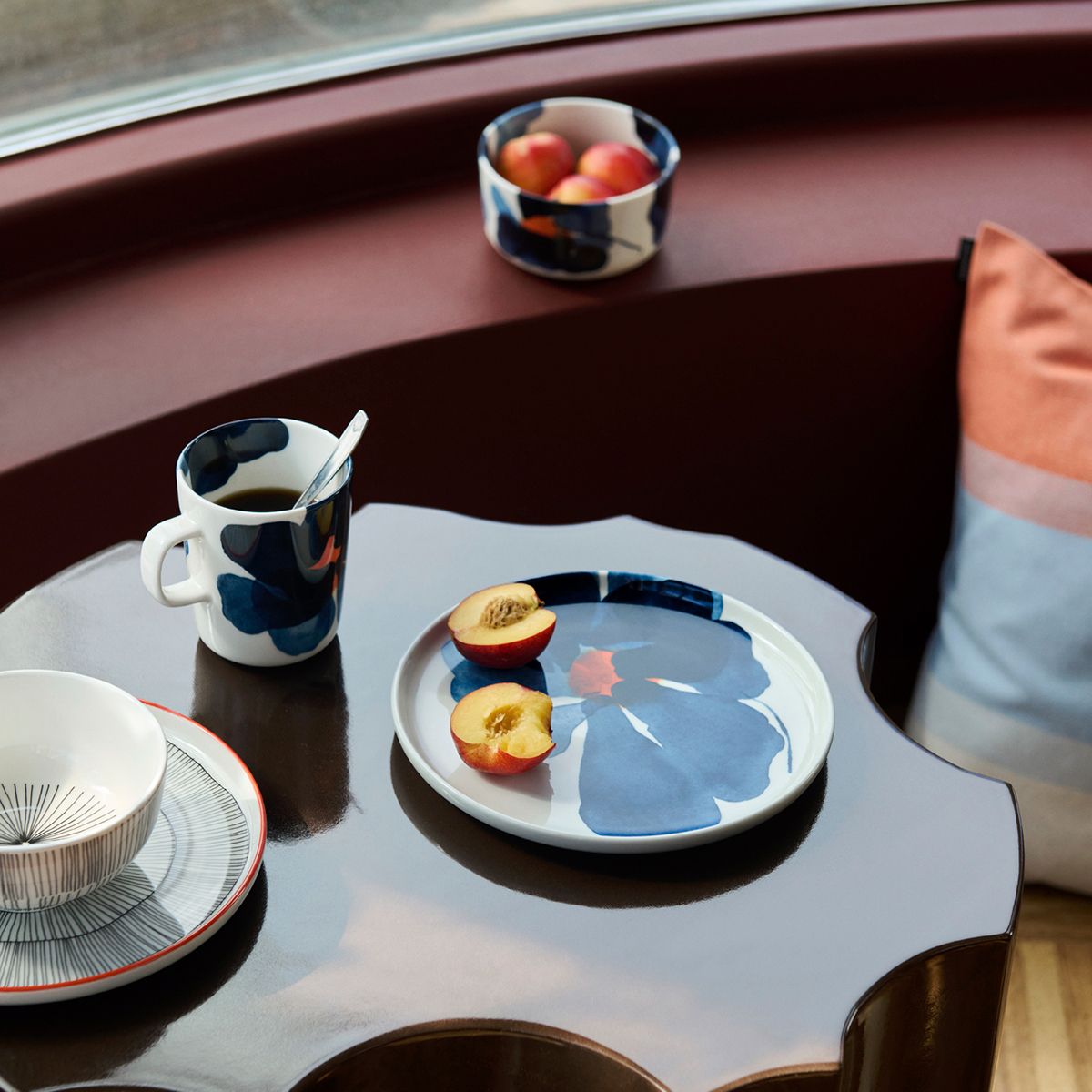 Oiva / Valssi Mug 2,5 Dl white blue orange