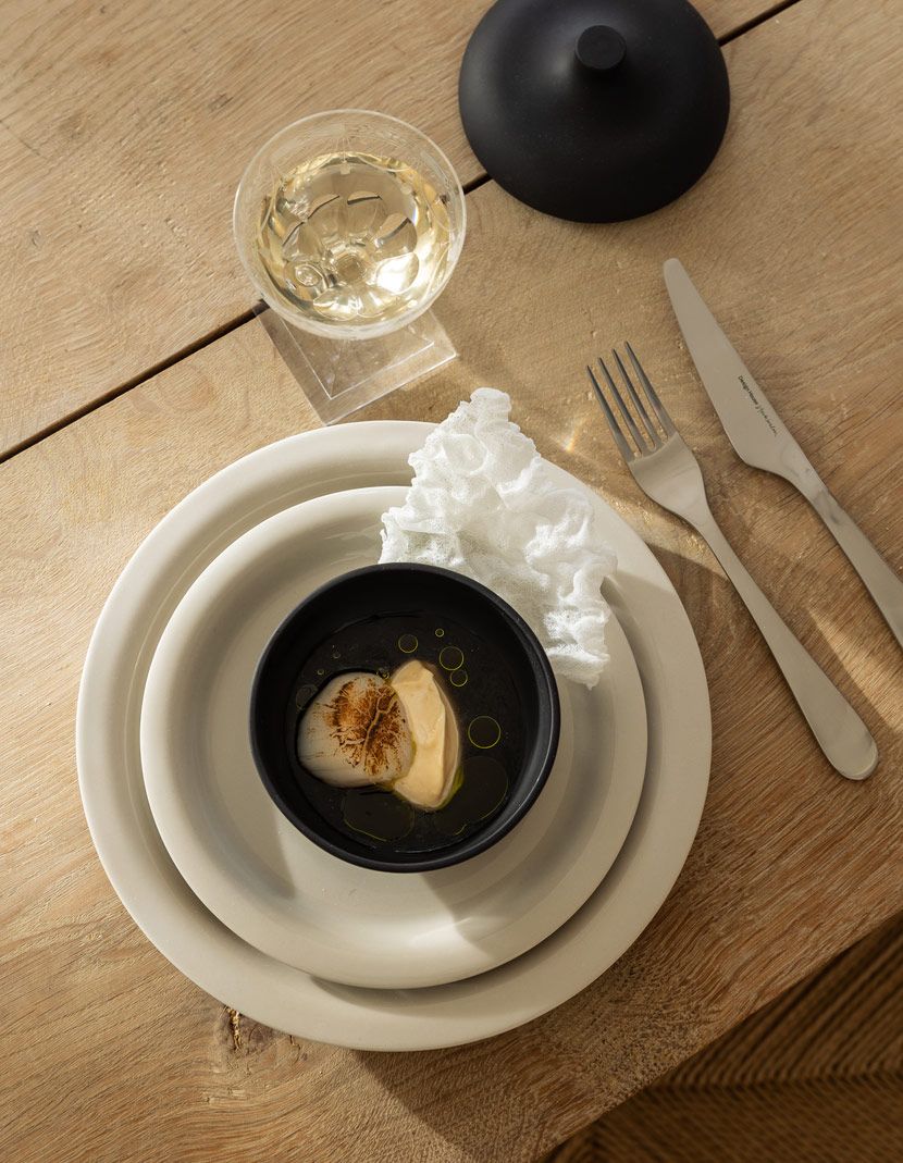 Stockholm Mono Cutlery Set (16 pc set)