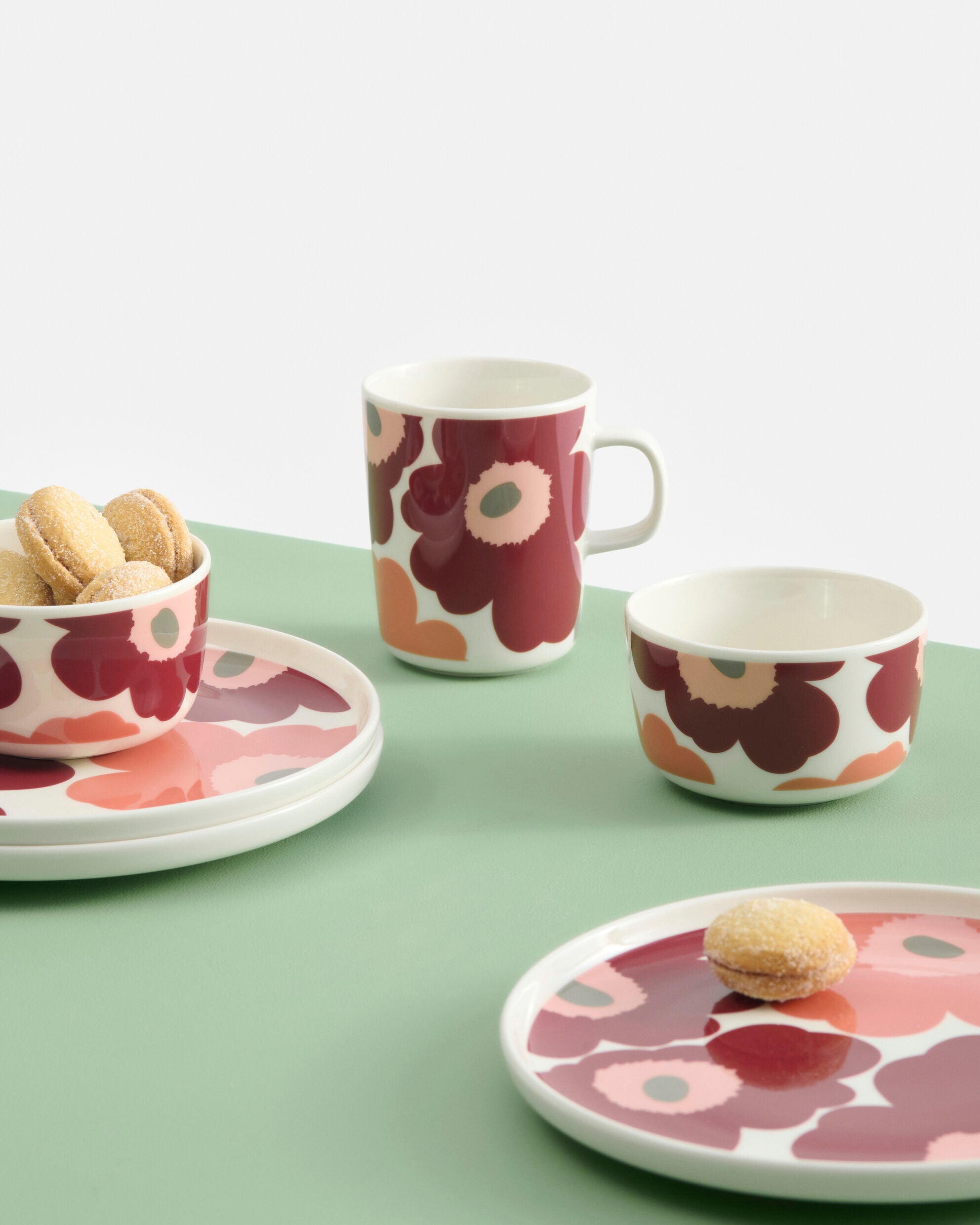 Oiva / Unikko Kulho 2,5 Dl bowl white dark cherry salmon red