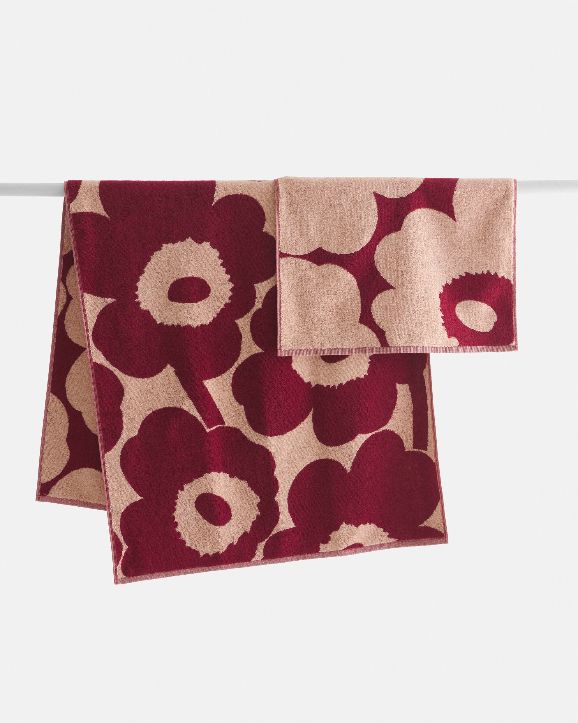 Unikko Kylpypyyhe 70x150 Cm bath towel pink dark cherry