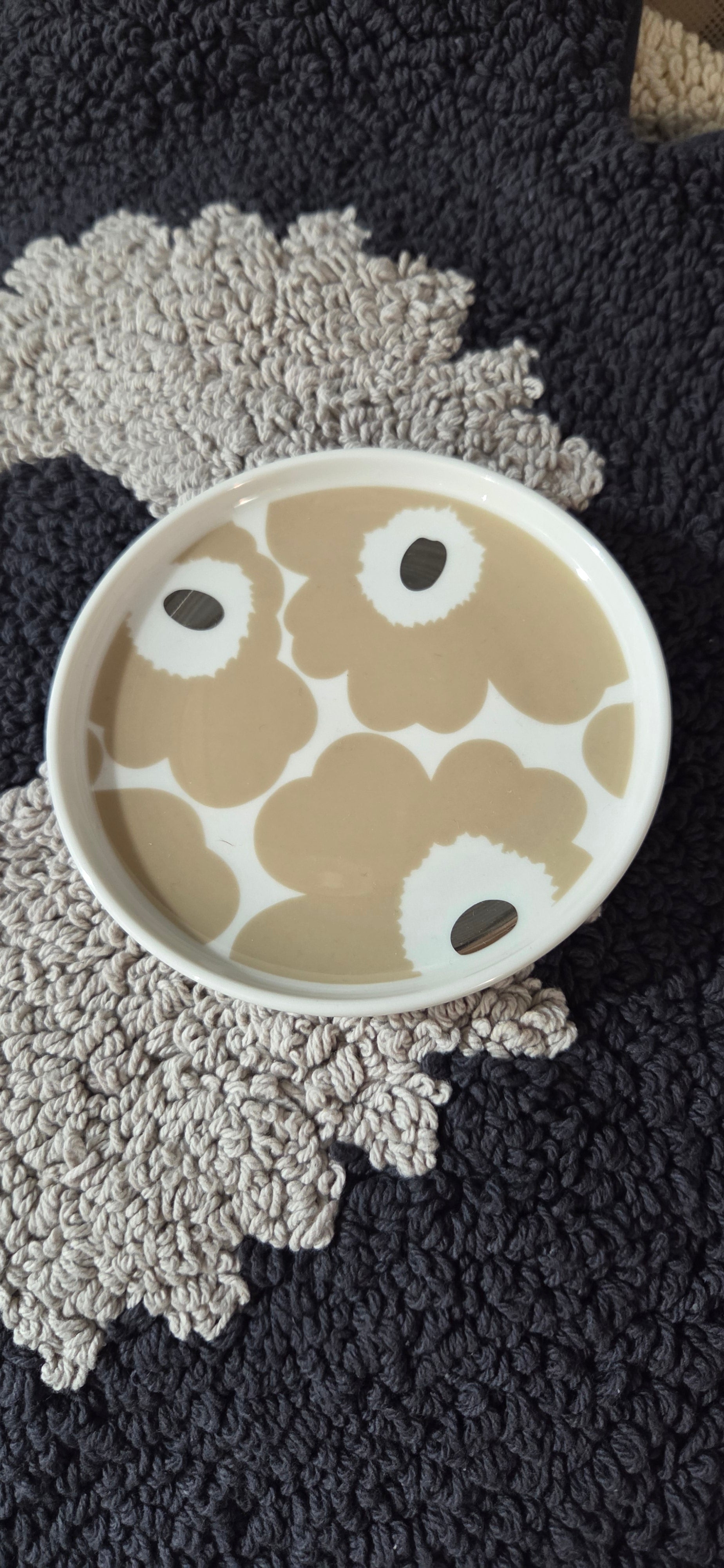 Oiva / Unikko coffee cup 2 dl white, beige, silver