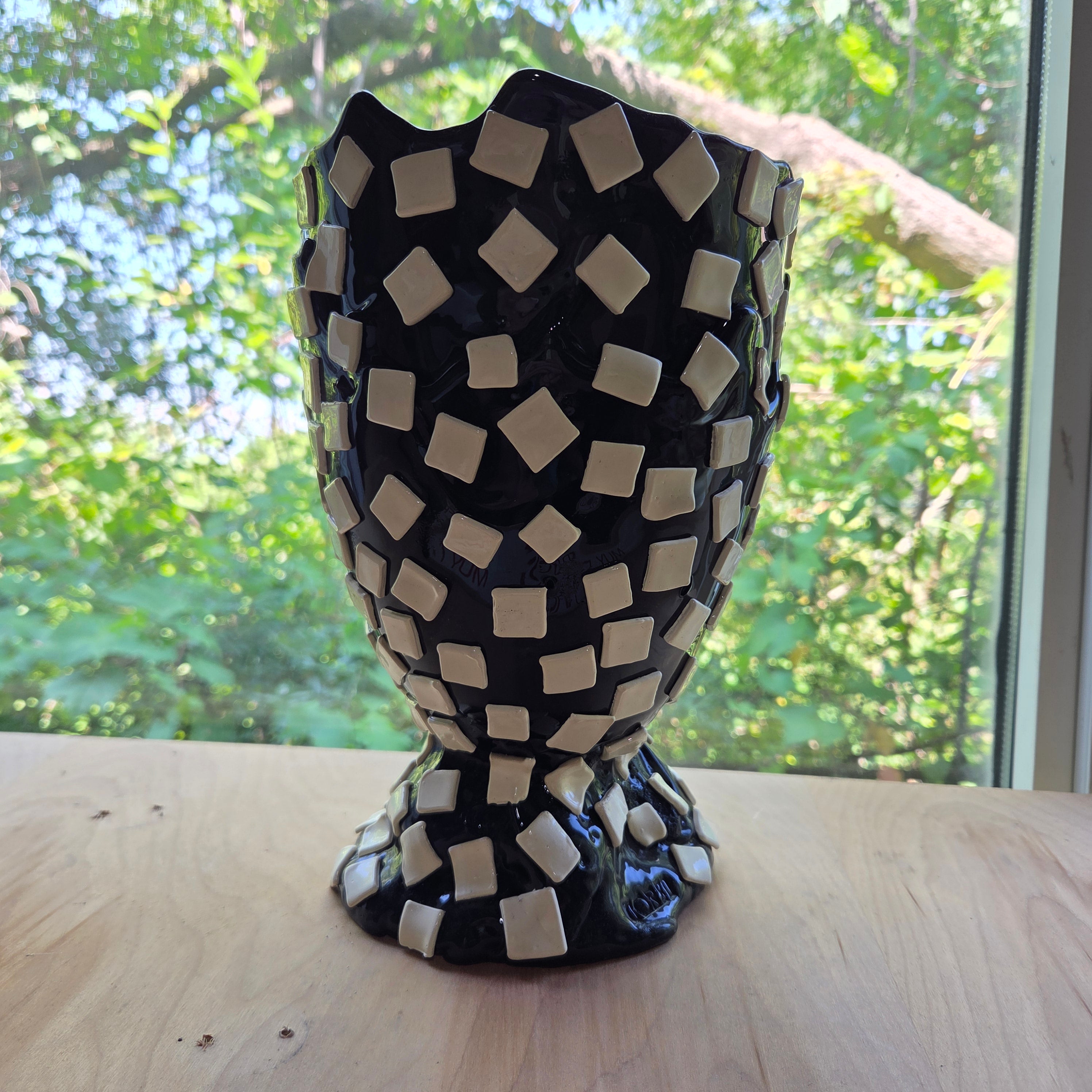 Gaetano Pesce fish vase Medium ROCK VASE M black,white