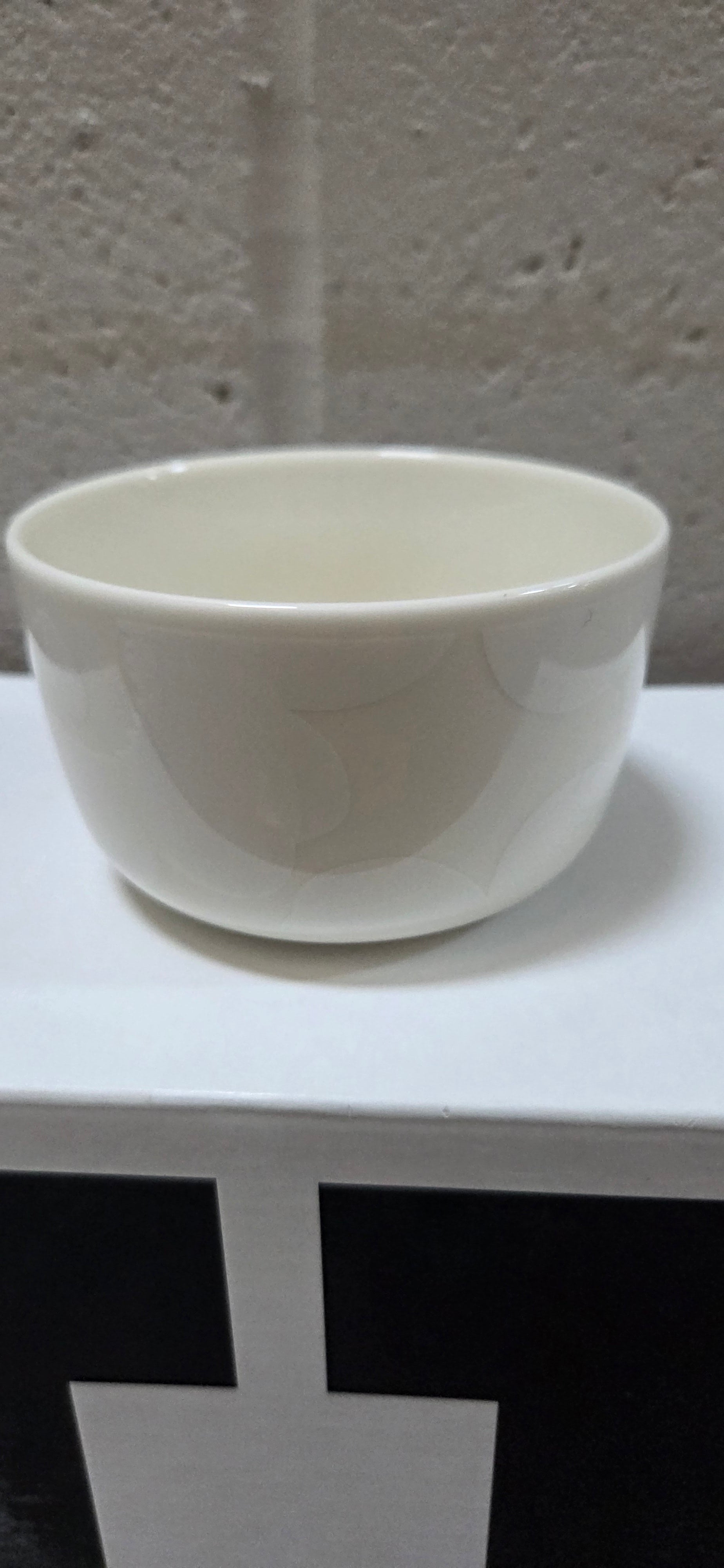 Oiva / Unikko bowl 2.5 dl White off white