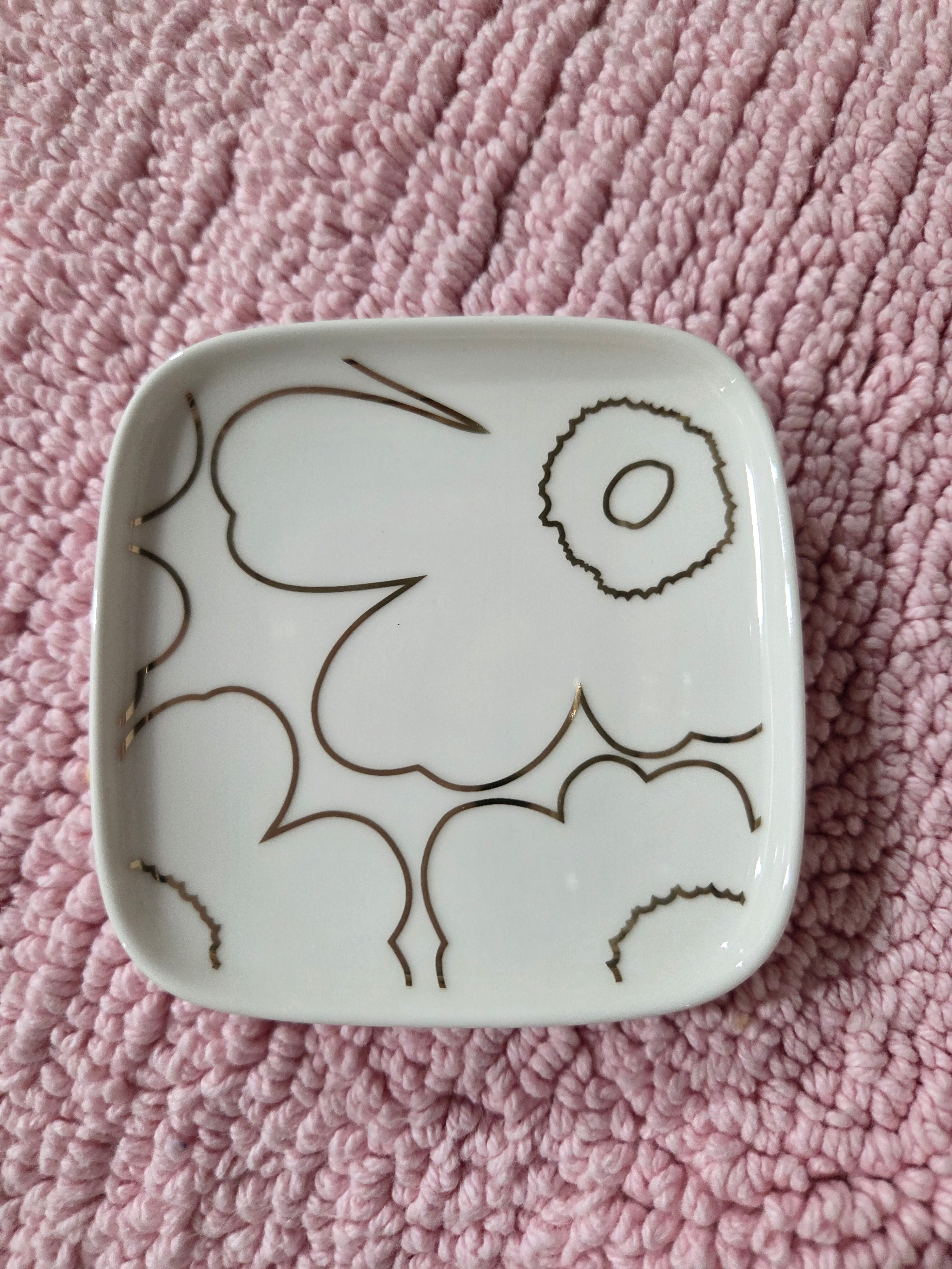 Oiva / Piirto Unikko 10 x10 cm plate white gold