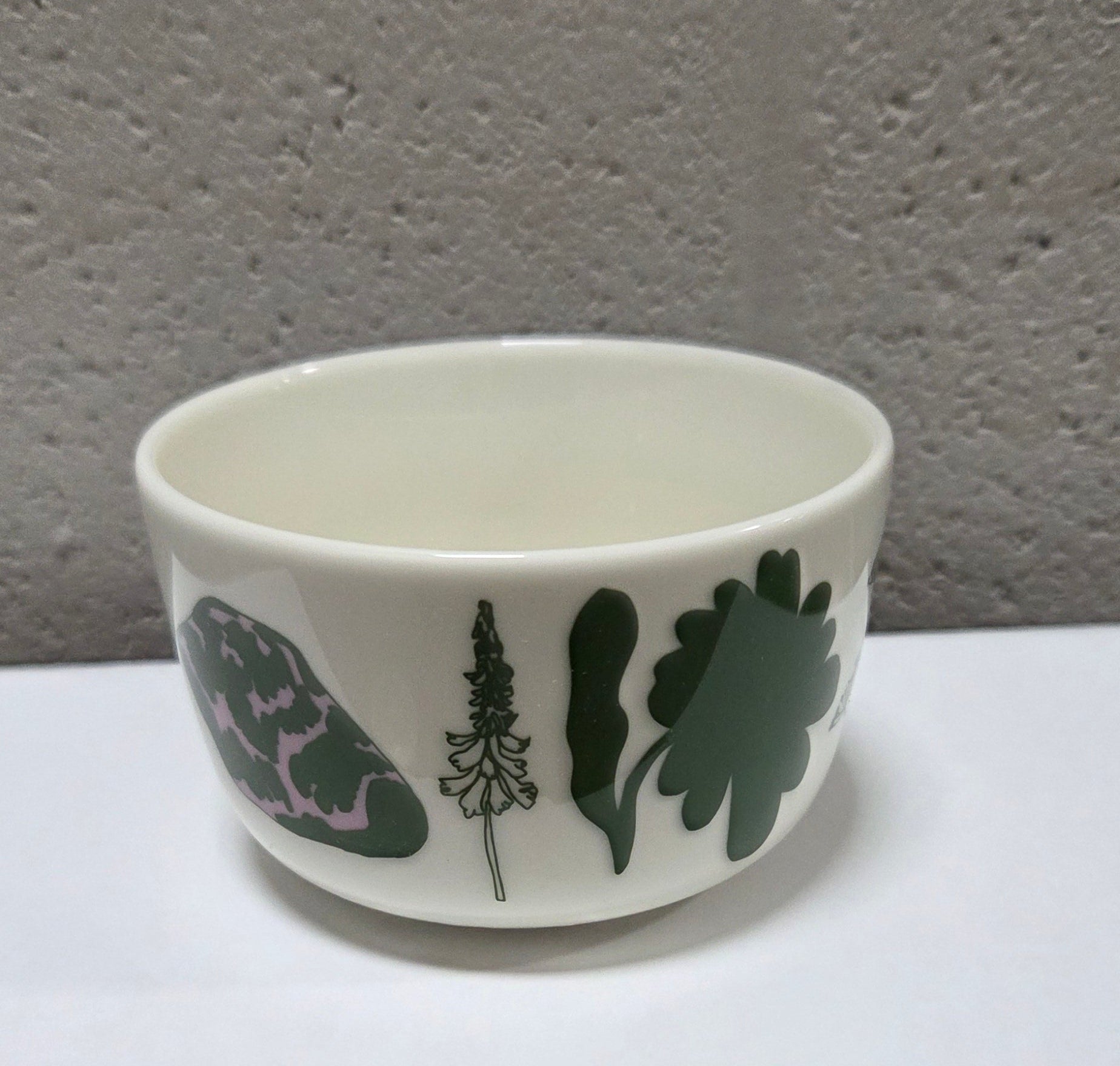 Oiva Bowl 2,5 dl  Elokuun Varjot White Dark green