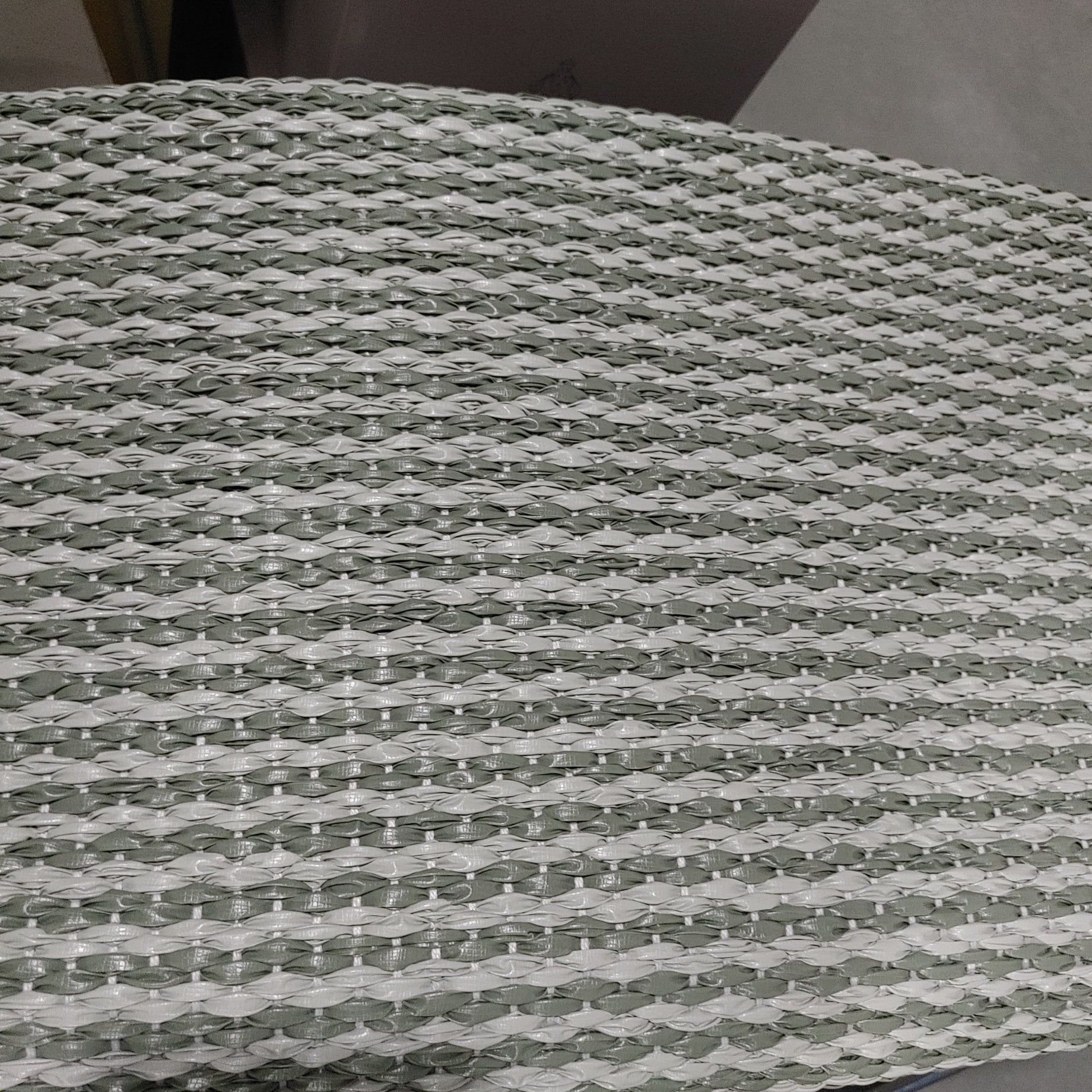 70x200cm  /  2.25x6.5ft MONO RUG SAGE/ARMY