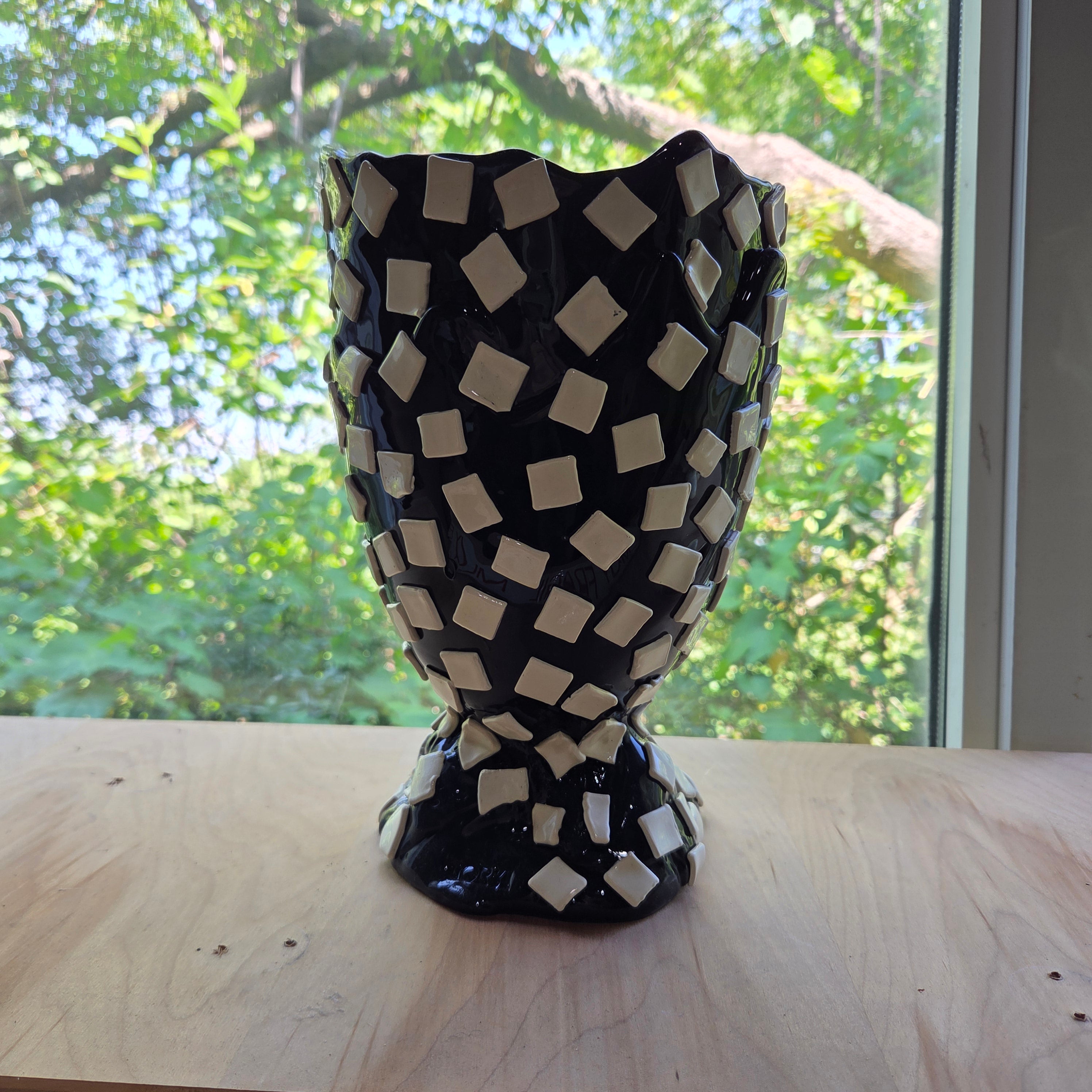 Gaetano Pesce fish vase Medium ROCK VASE M black,white