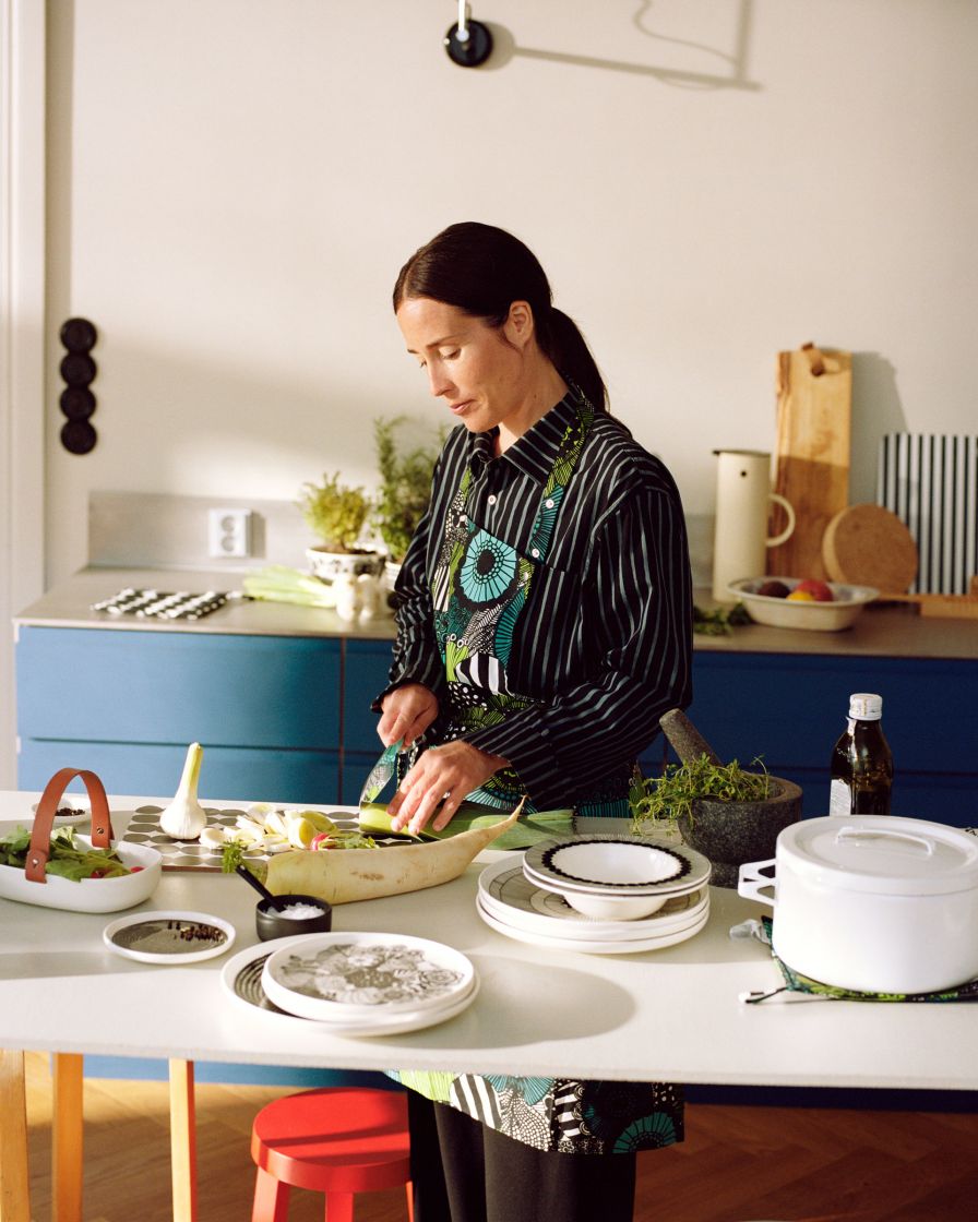 SIIRTOLAPUUTARHA PLATE 25CM white,black