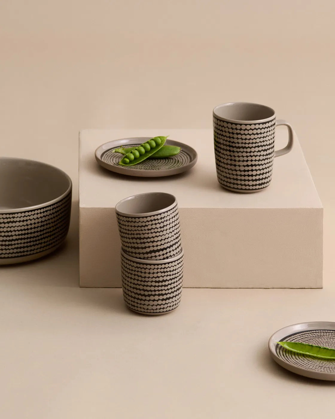 Oiva / Siirtolapuutarha Plate Diam 13,5 Cm Terra black 072262 890