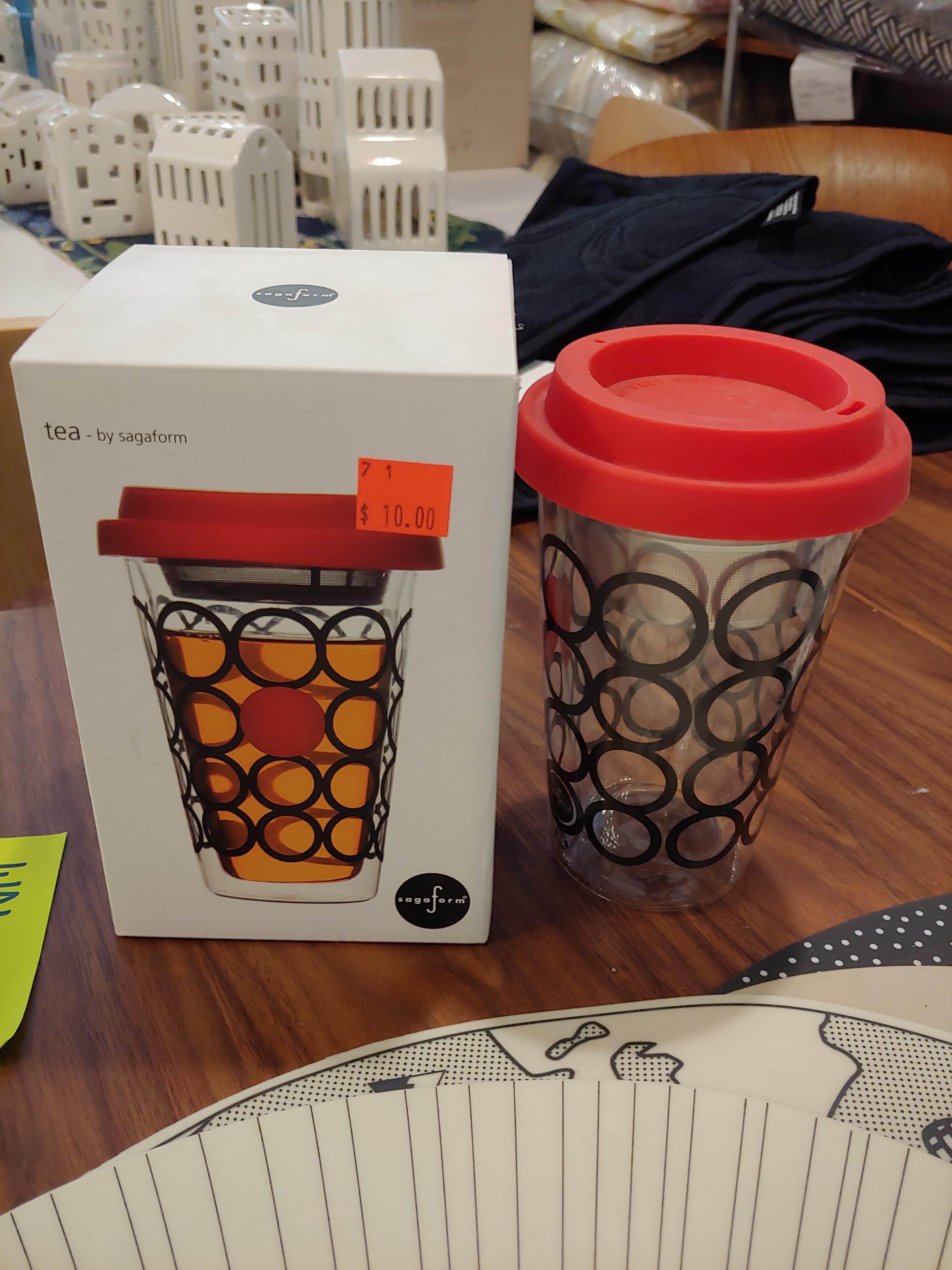 Sagaform tea cup with silicone lid travel