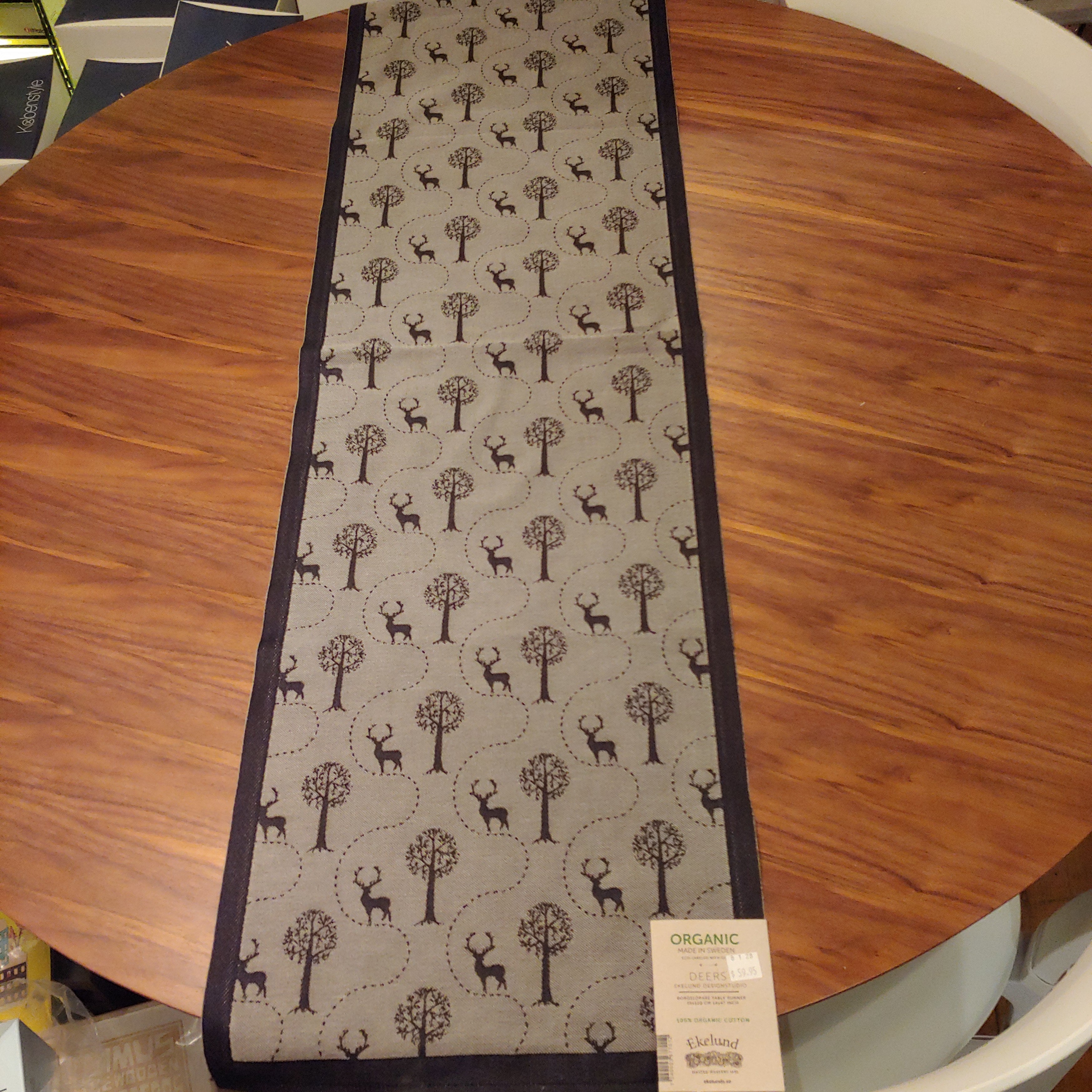 Table runner 35x120 cm Deers