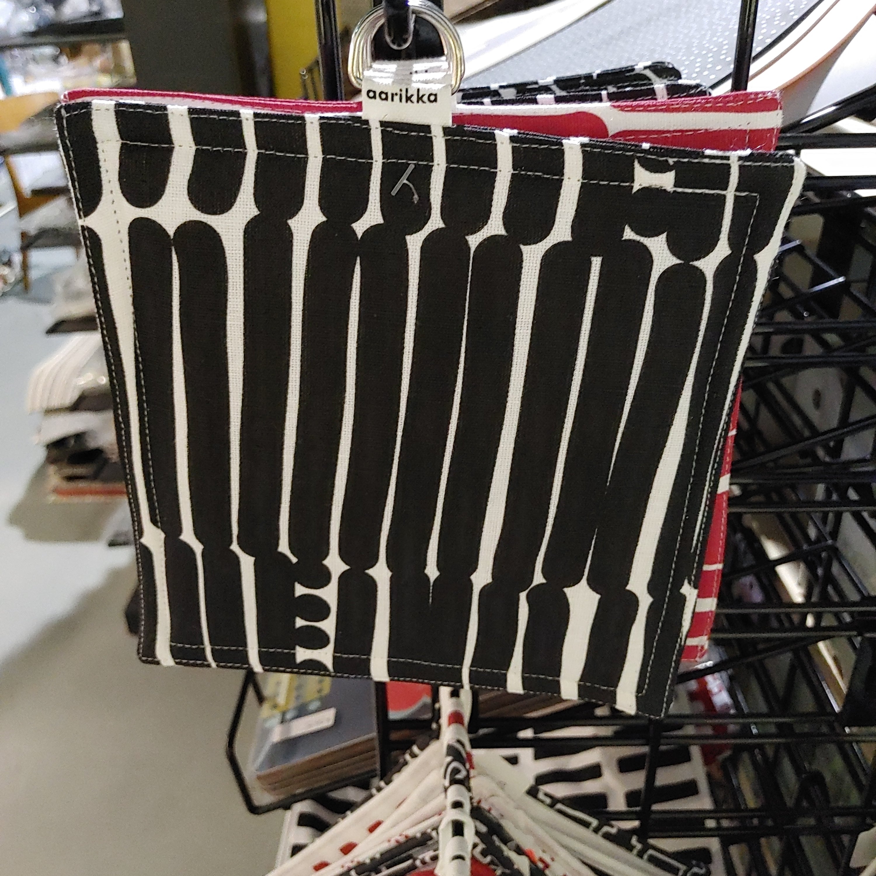 Kitchen Pot holder Aarikka black white