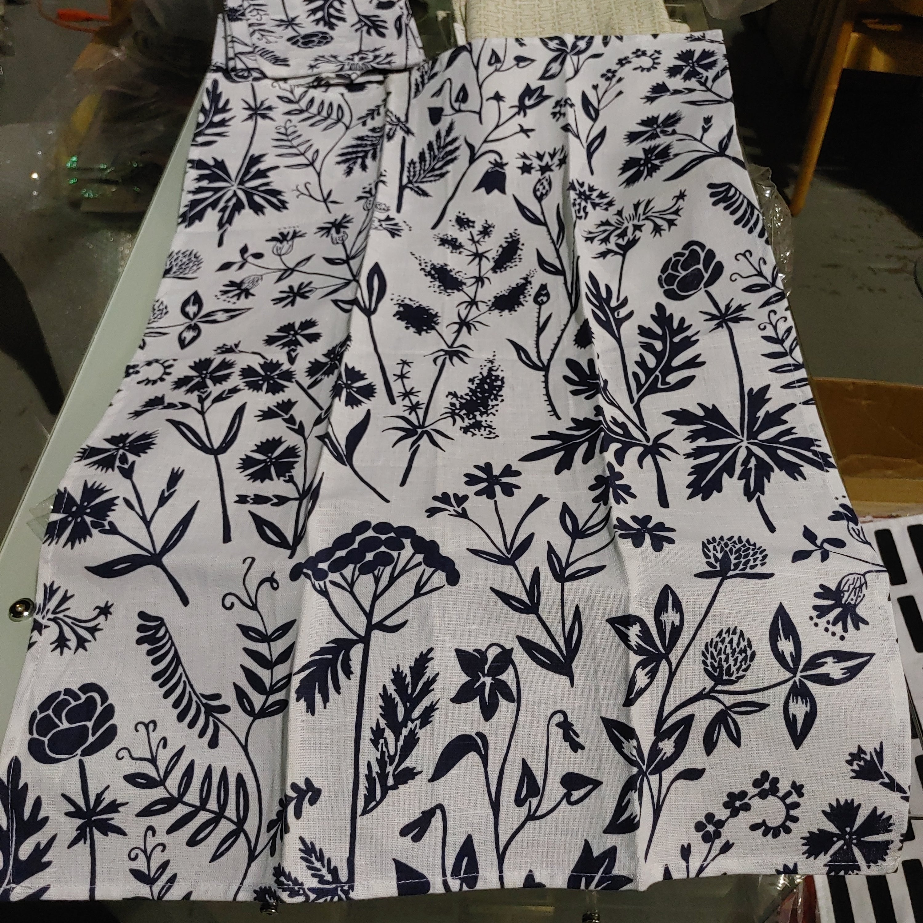 Artek  tea towel  Niittykukka pattern (single) - white & blue natural