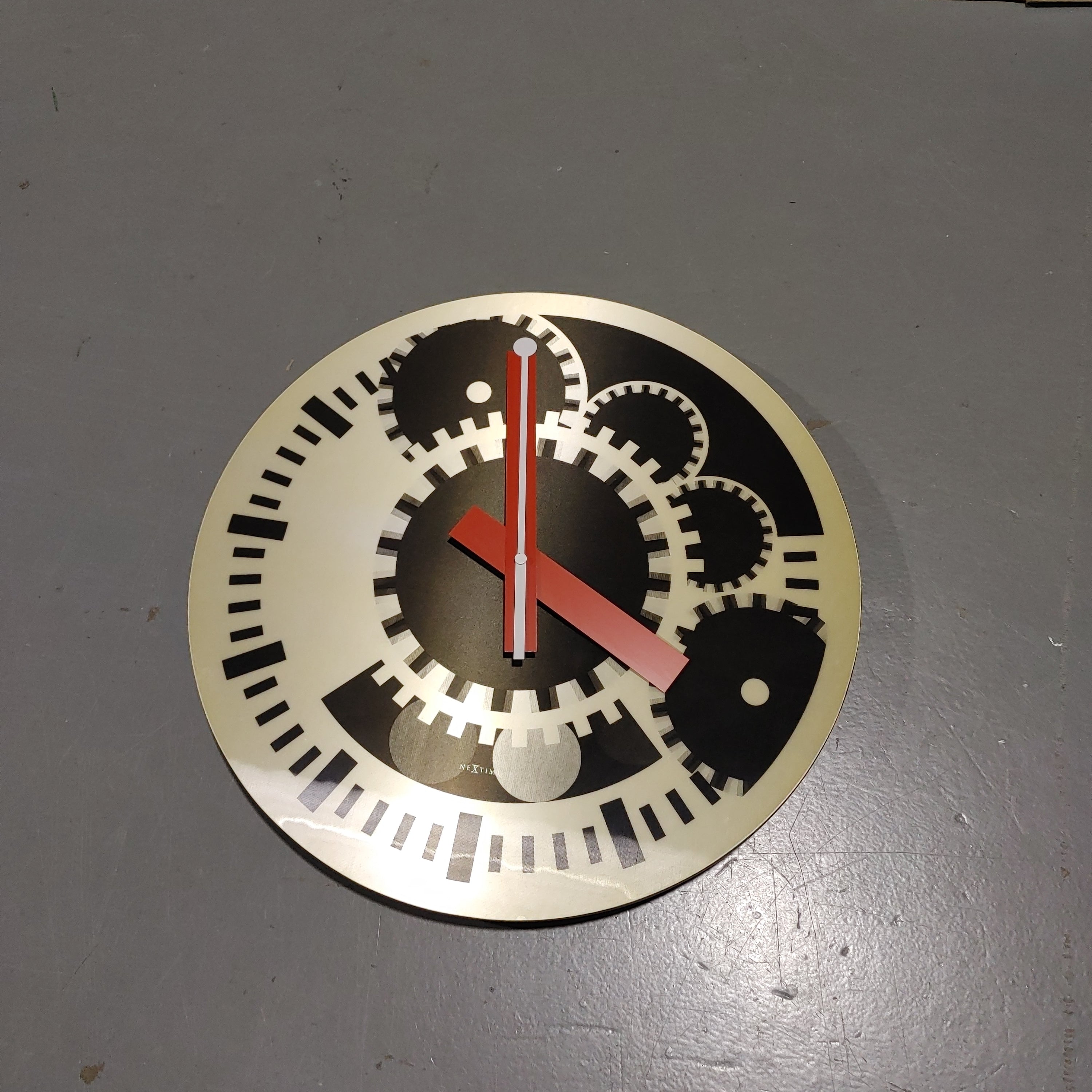 Wall clock Optical gear clock