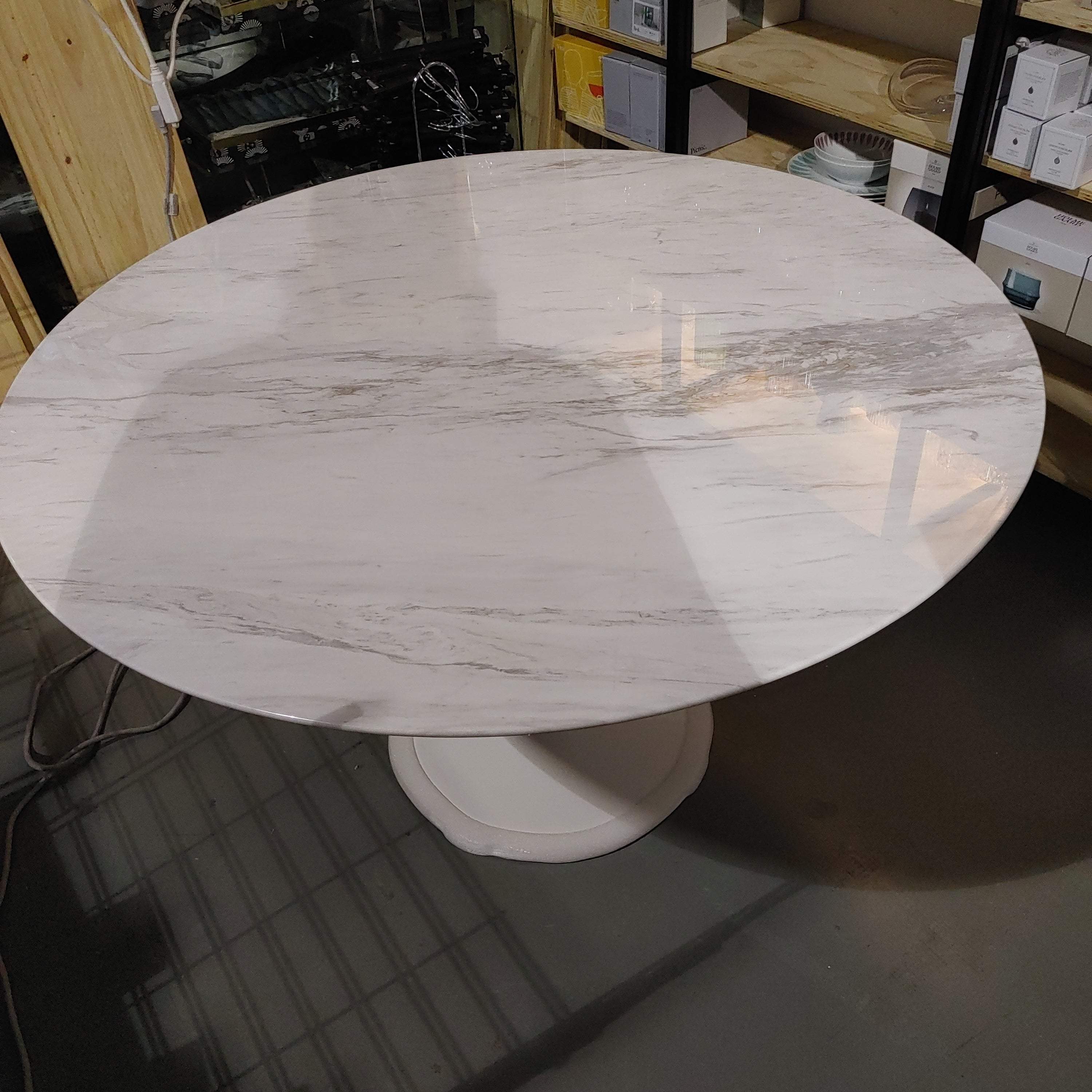 BARBELL TULIP  ROUND DINING TABLE 48" top Marble: Volakas