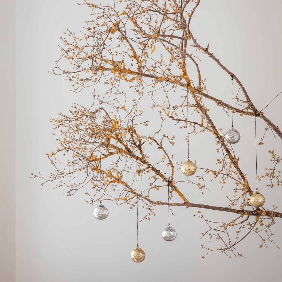 Rhombe Decoration Ball Ø7 cm Gold *