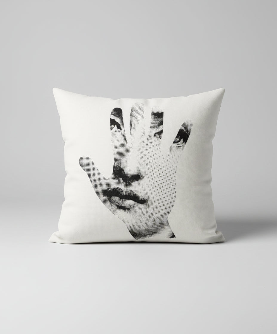 Pillow Cushion Hand / Mano