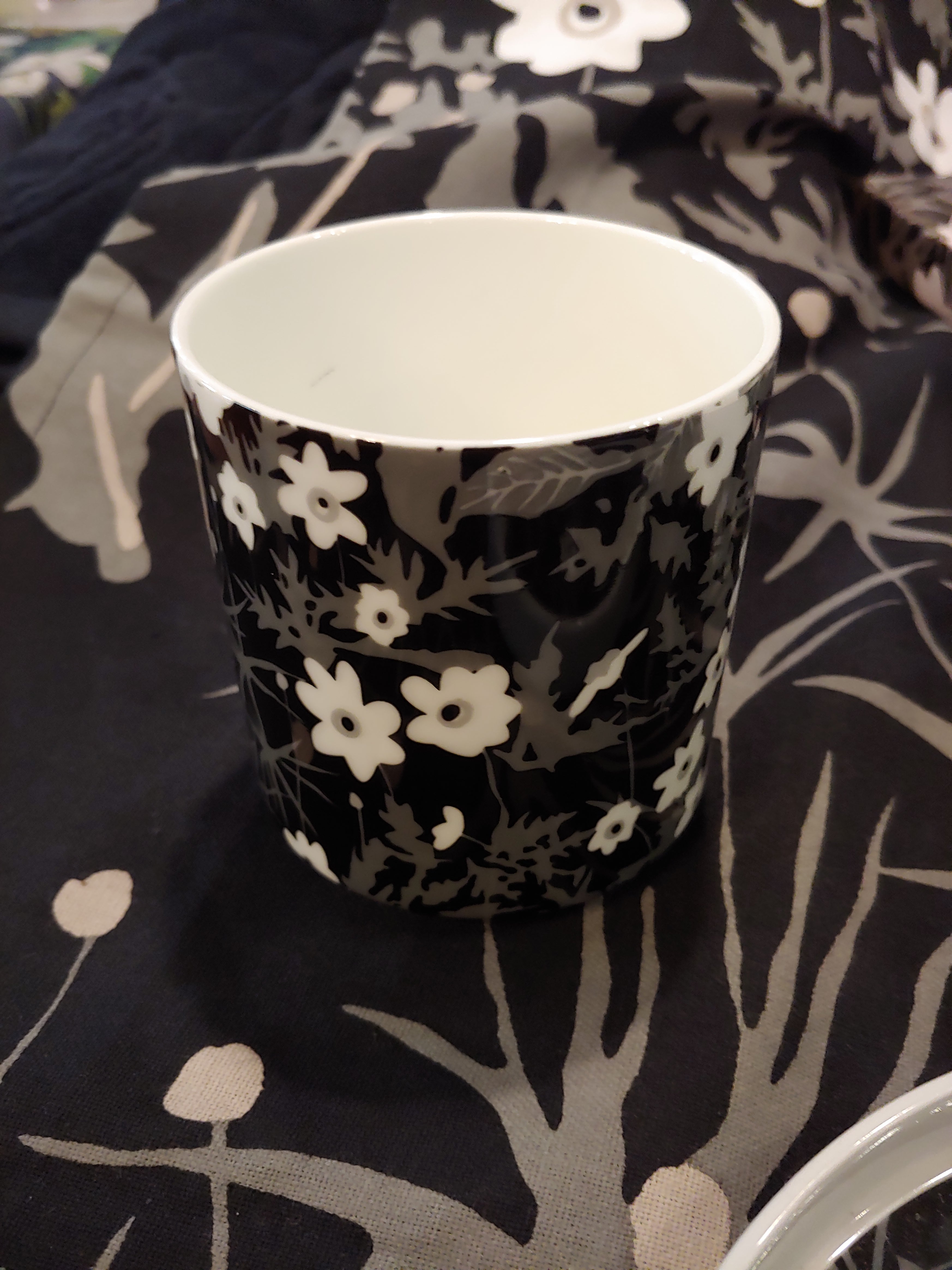 Design letters Flowers by Arne Jacobsen tea cup