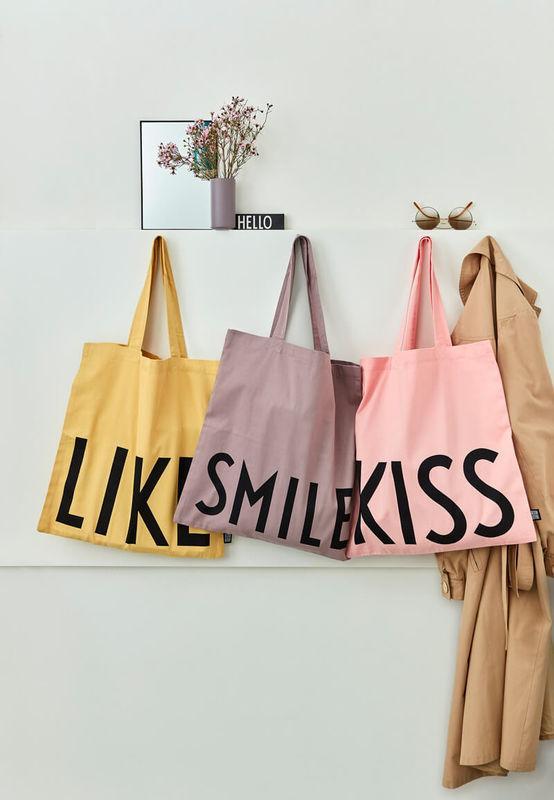 FAVOURITE TOTE BAG STATEMENT