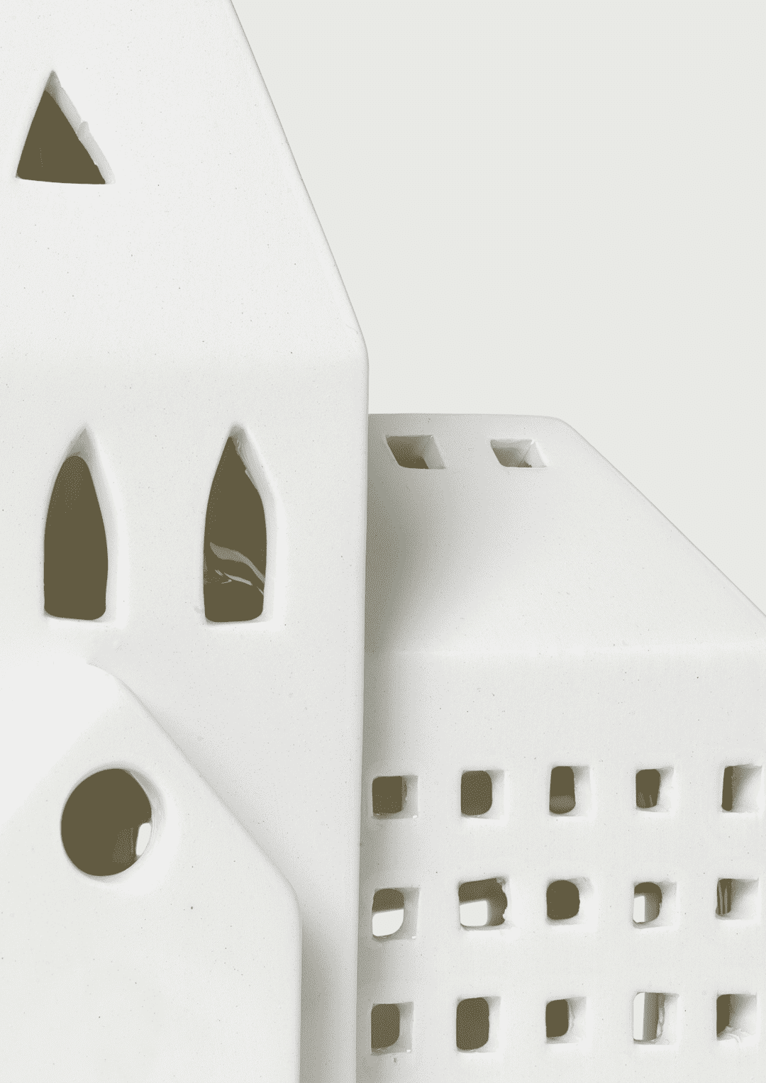 Urbania Lighthouse City white H: 8.3" W: 8.1" D: 3.1"