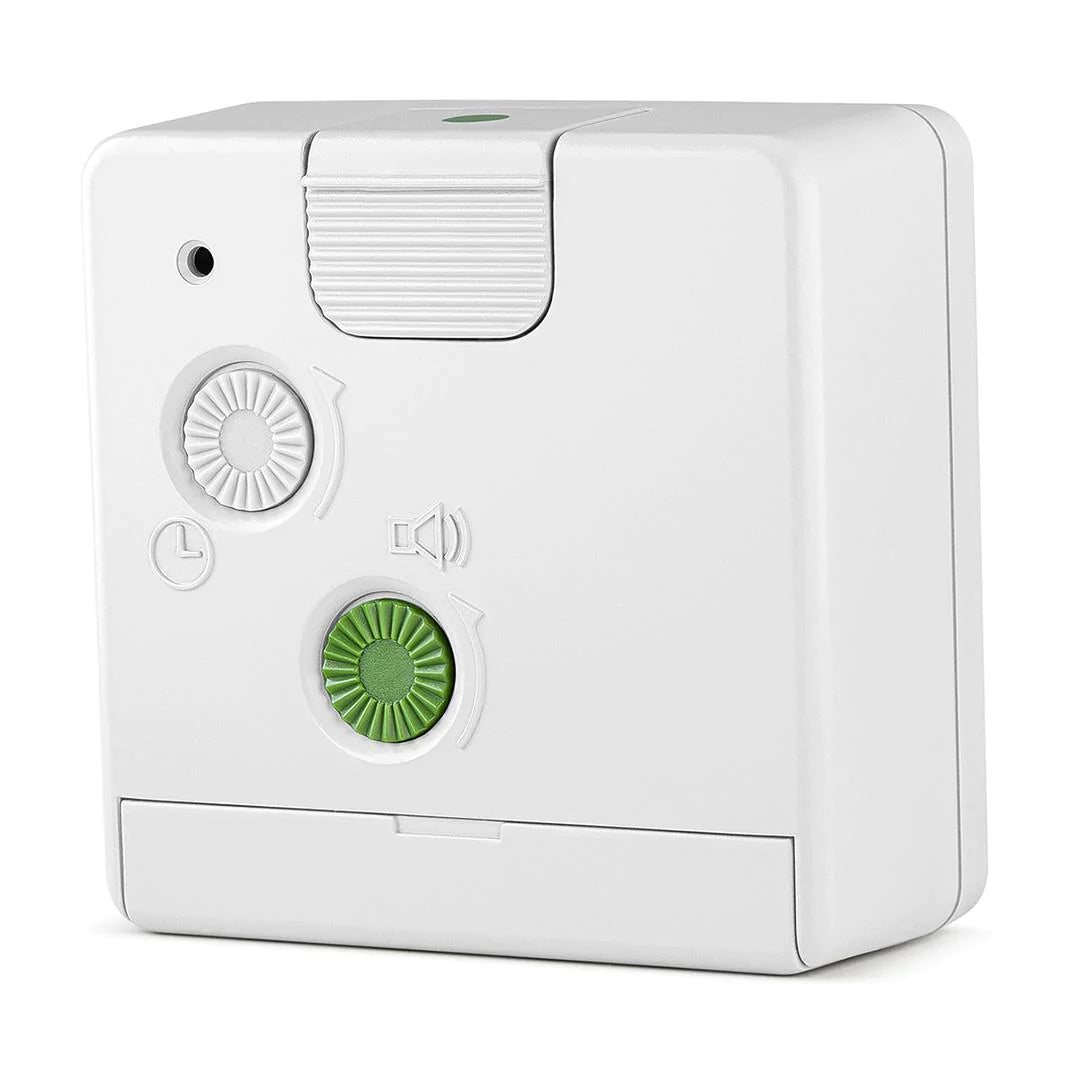 BC02XW Braun Classic Analogue Travel Alarm Clock - White